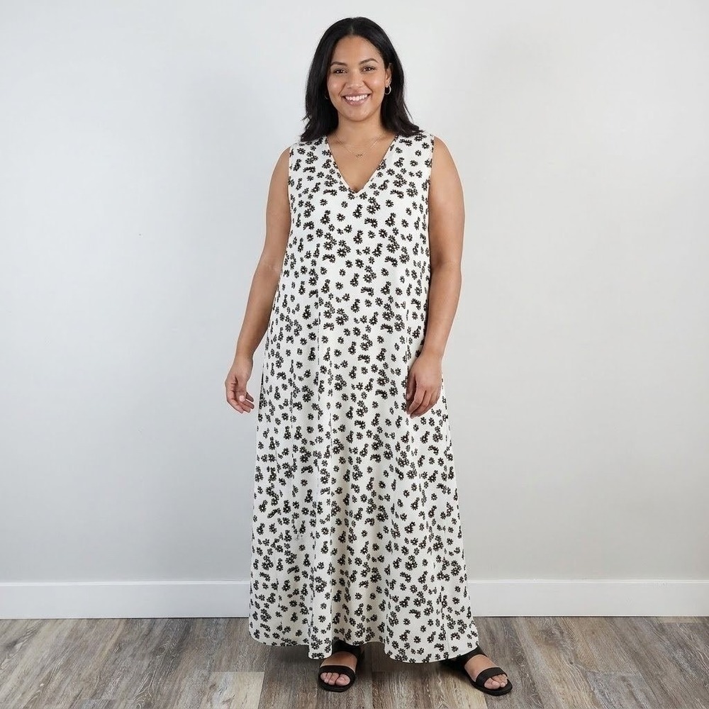 Vonda Daisy Print Maxi Dress Womens 2XL White Black Sleeveless Floral Boho Silky